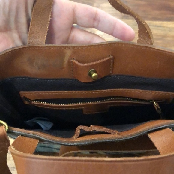 Madewell Small Transport Tiger Print Crossbody - Picture 13 of 16